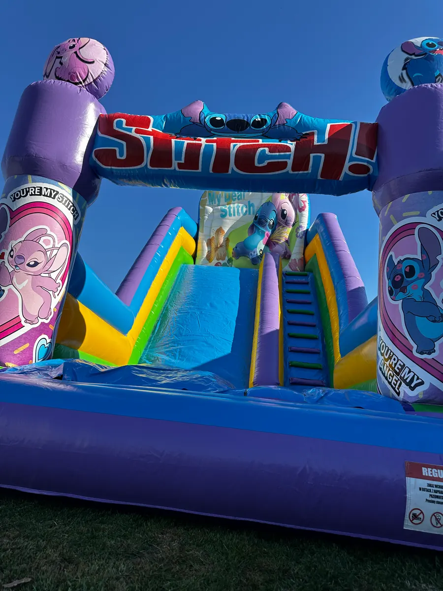 Zjeżdżalnia dmuchana Stitch z wejściem i zjazdem